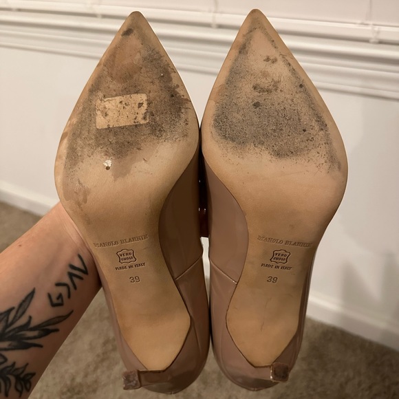 Manolo Blahnik Pointed Toe Heels - Picture 3 of 8